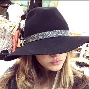 Authentic Rag & Bone wool wide brim hat in black